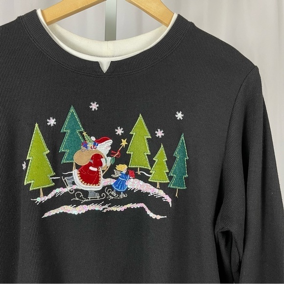 White Stag Large Embroidered Felt Santa Winter Pond Trees Holiday Sweater Skate - Picture 9 of 9